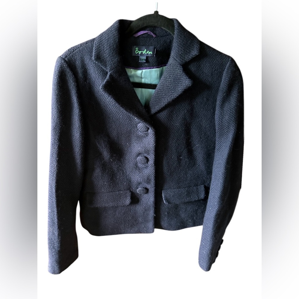 Boden size 12 navy blue wool fitted blazer with turquoise lining. Shorter jacket